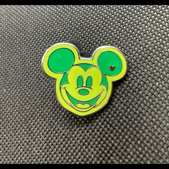 COPY - Mickey Mouse trading pin - Picture 1 of 2